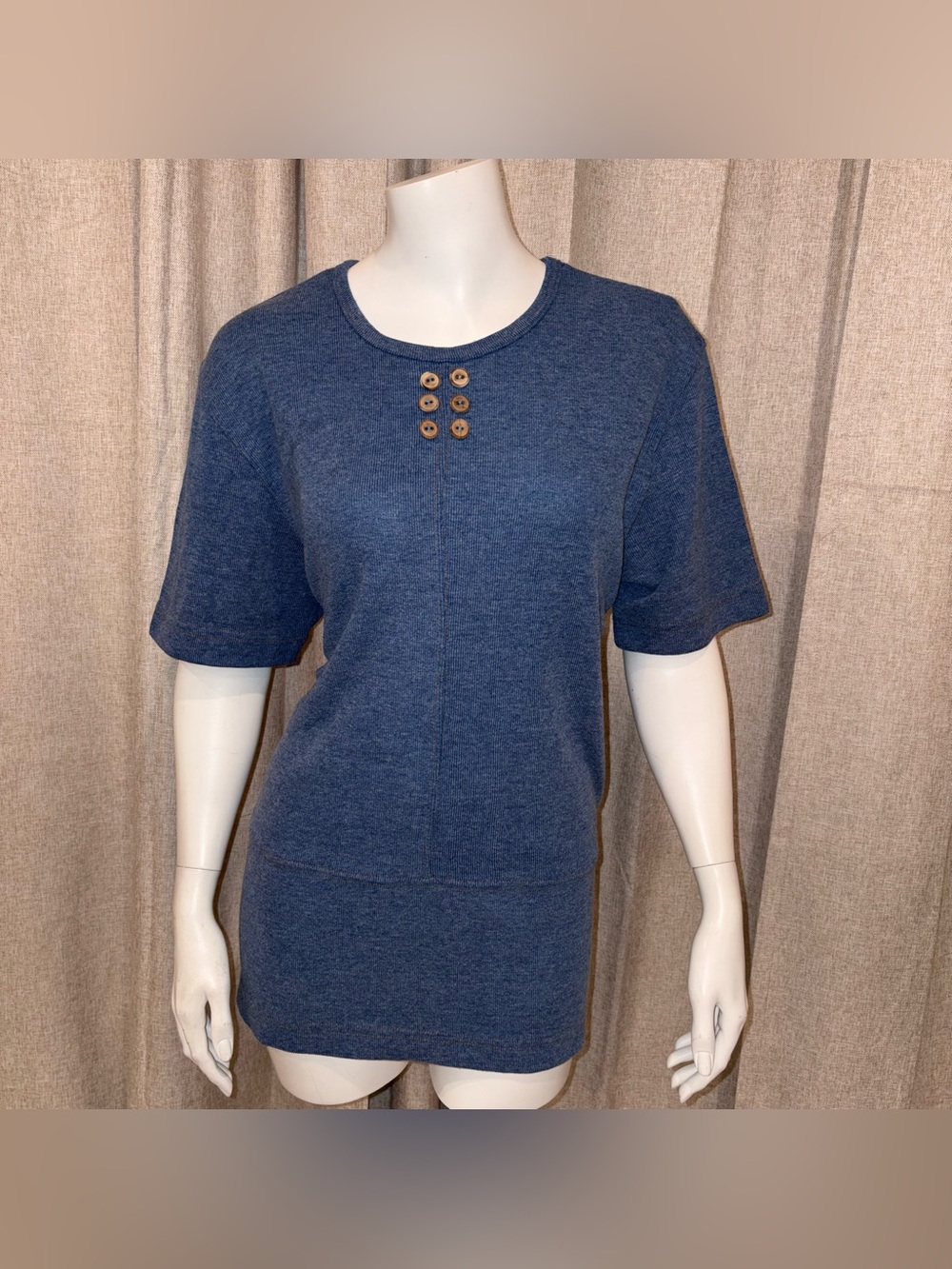 TEDDI Women's Navy Short-Sleeve Knit Top with Button Detail